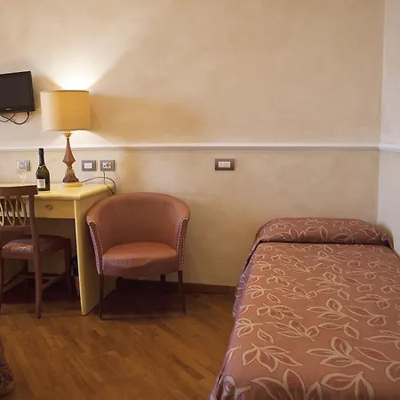 Hotel Aurora 3*