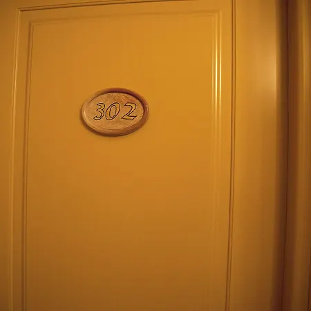 Aurora Hotel