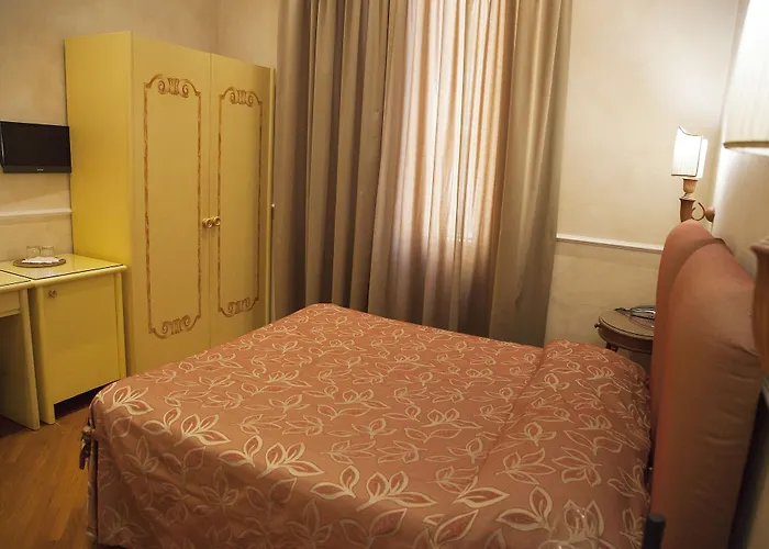 Aurora Hotel 3*