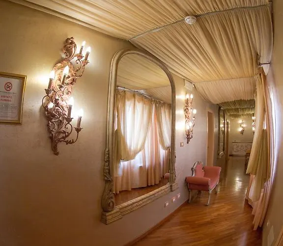 Aurora Hotel 3*