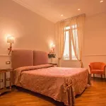 Aurora Hotel