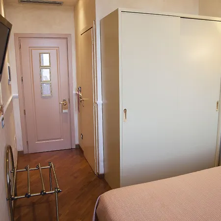 Szálloda Aurora 3*