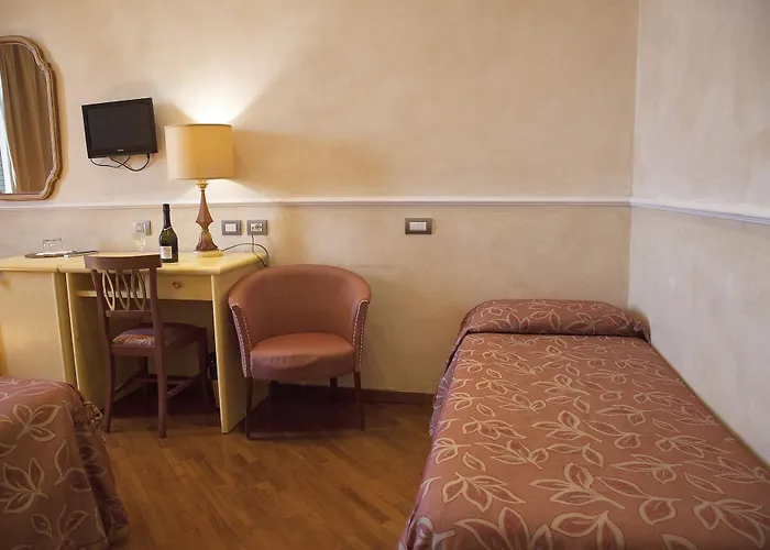 Hotel Aurora 3*