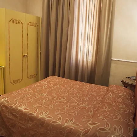 Aurora Hotel 3*